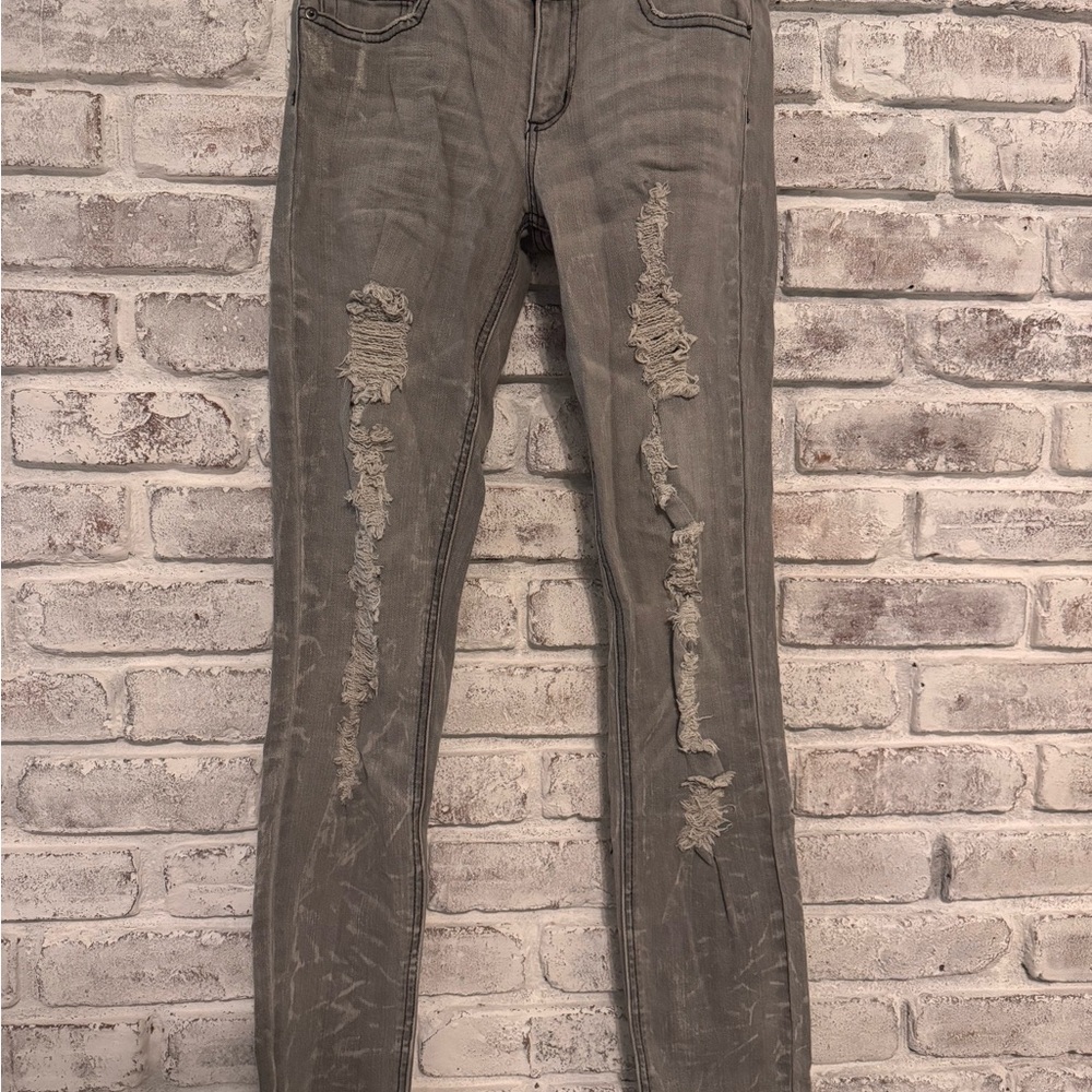 Forever 21 Distressed Skinny Jeans in Gray